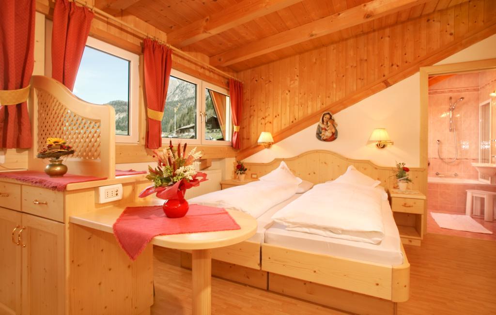 Garni B&B Schenk Selva di Val Gardena Room photo